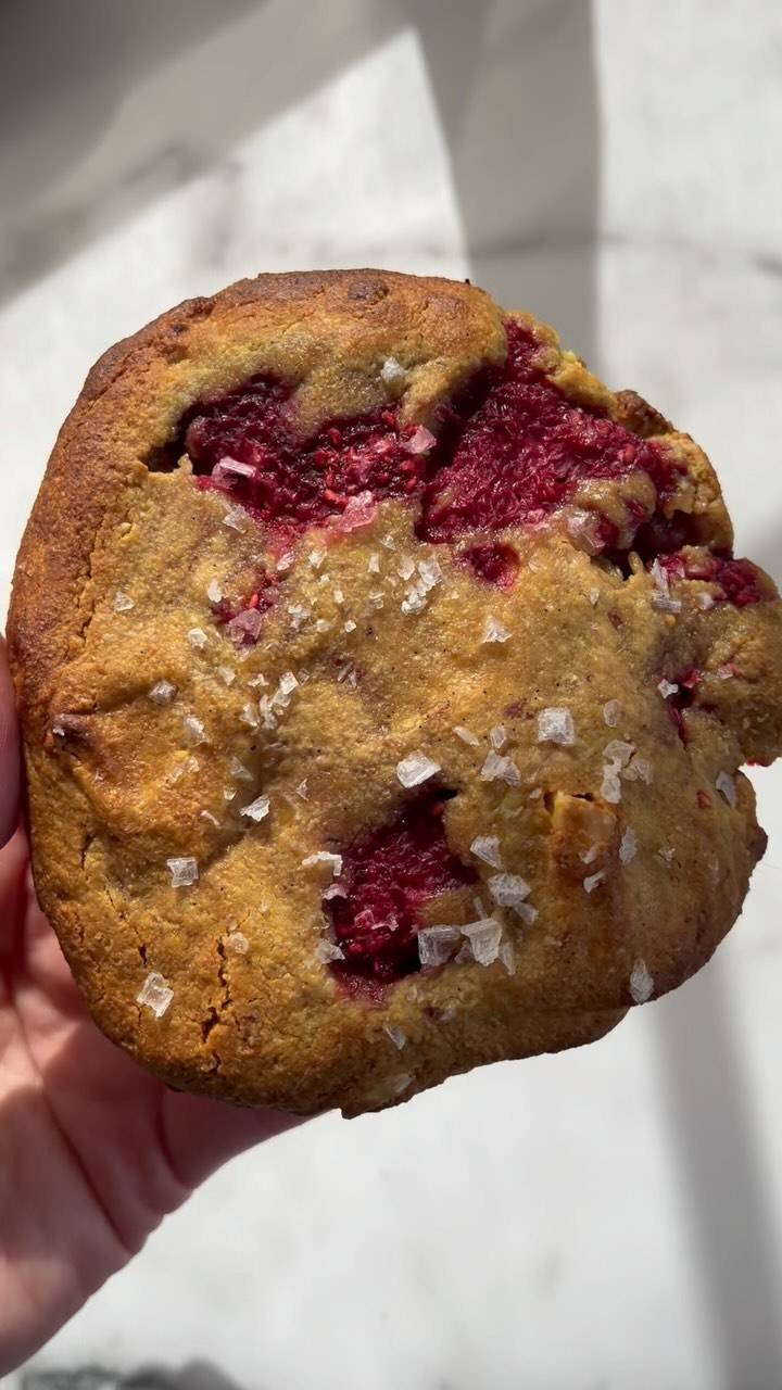 Single Serve Raspberry White Choc Cookie