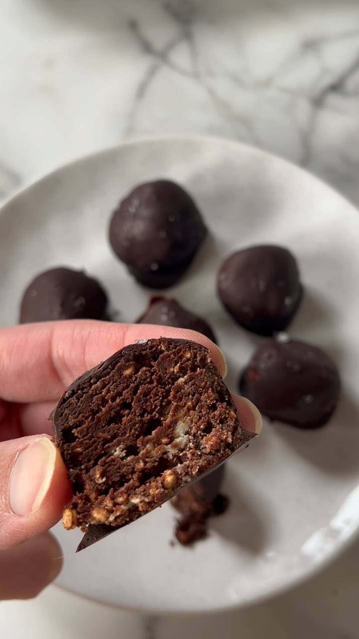 Choc Tahini Quinoa Balls